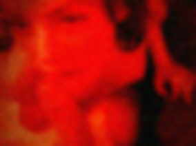 Frau bei Rotlicht