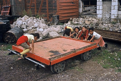 Kinder