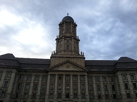 Gebäude